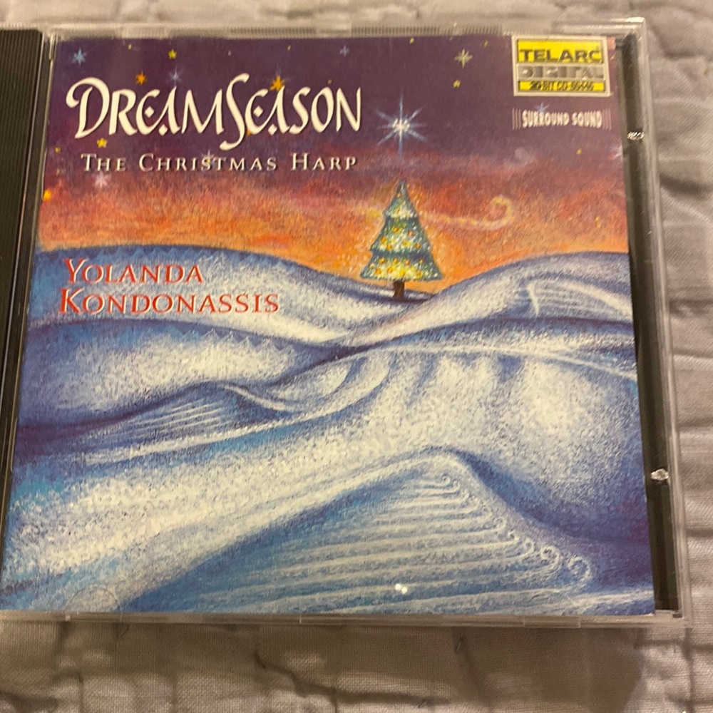 DreamSeason. The Christmas Harp. 🎶🎄Yolanda Kondonassis, harp